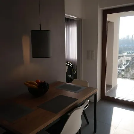Radosne Apartment *
